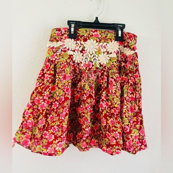 Free People co-ord set Nyomi Embroidered Floral Mini Skirt Crop Top Red pink - Picture 8 of 10